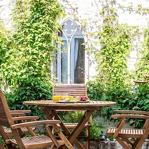 https://15-brownlow-street.yorkshirehotels.net